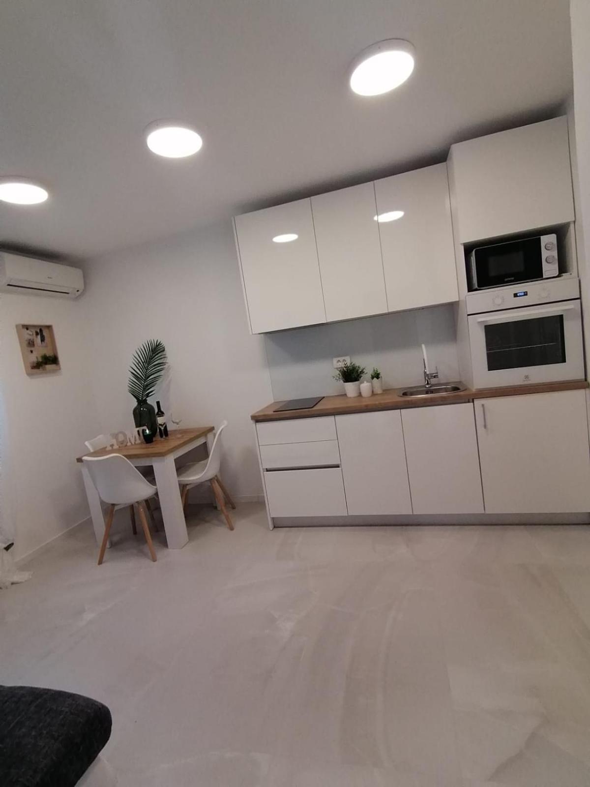 Apartmani Zoric Vodice Rum bild
