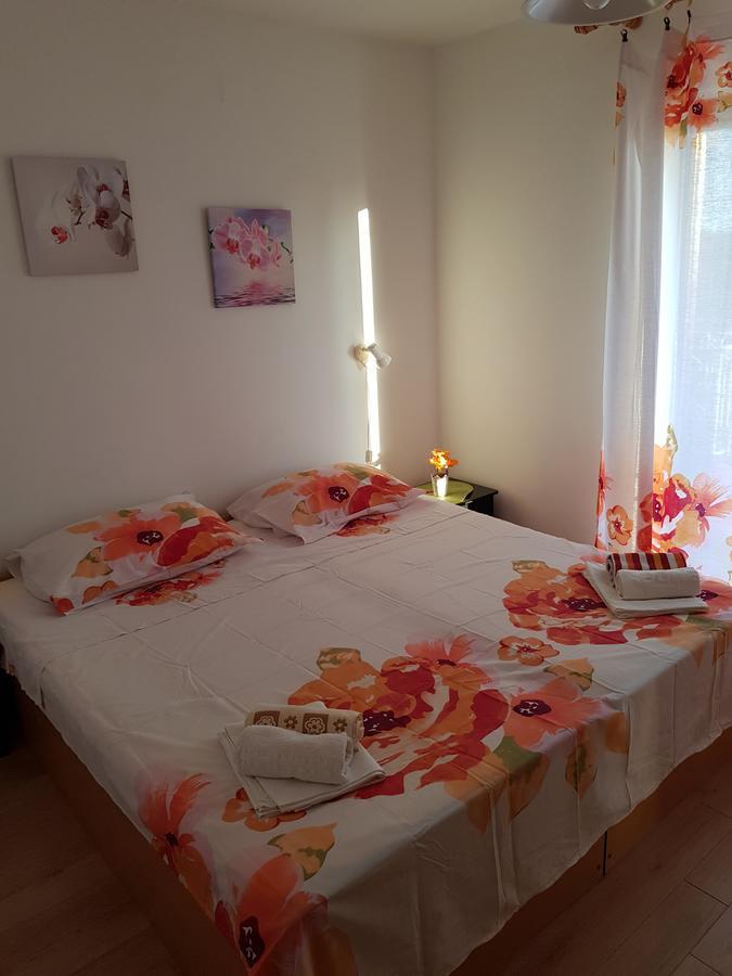 Apartmani Zoric Vodice Exteriör bild