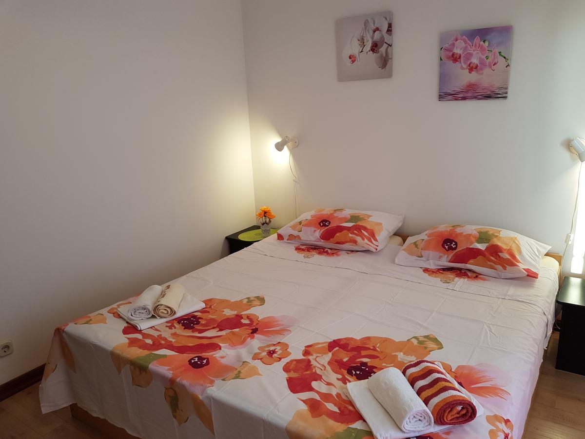 Apartmani Zoric Vodice Exteriör bild