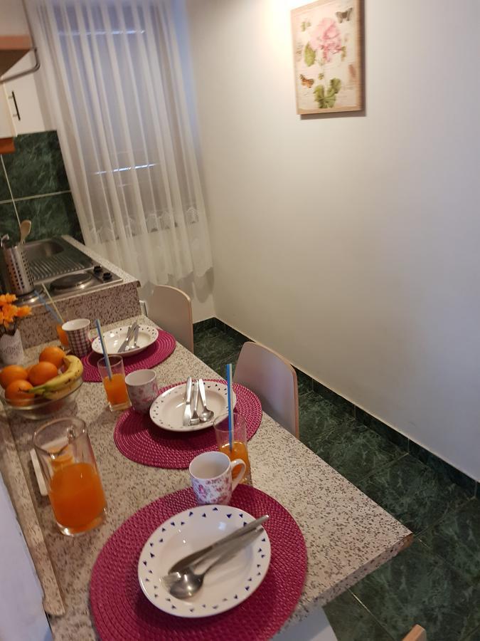 Apartmani Zoric Vodice Exteriör bild