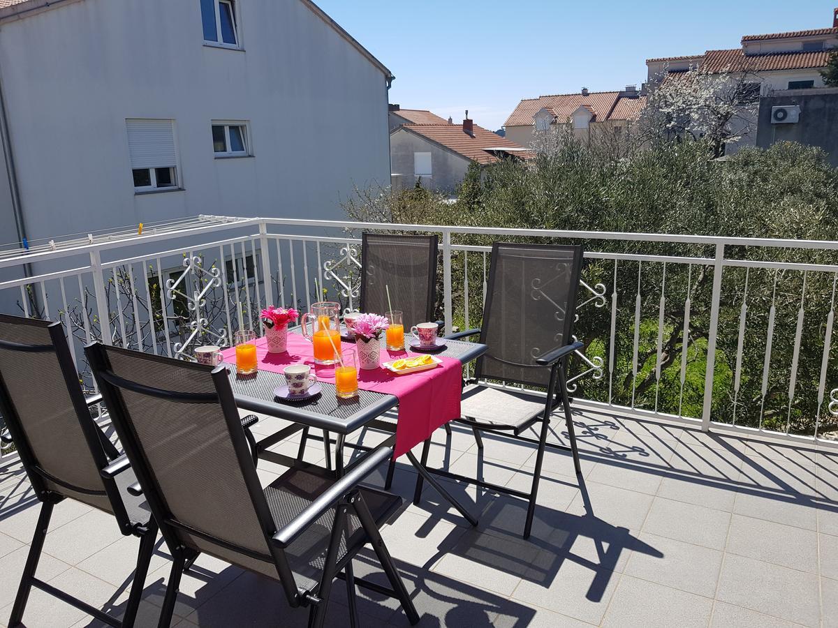 Apartmani Zoric Vodice Exteriör bild