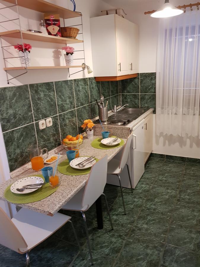 Apartmani Zoric Vodice Exteriör bild