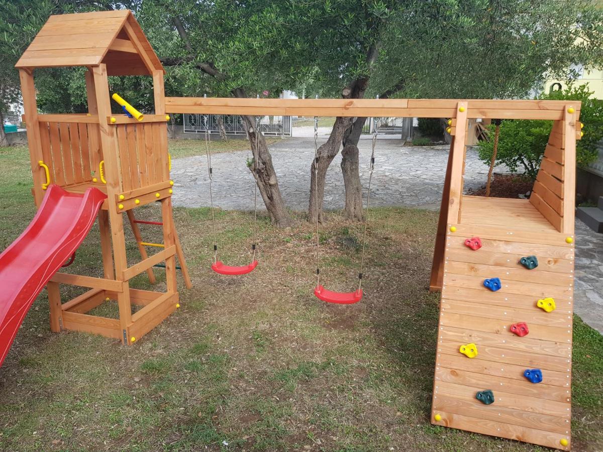 Apartmani Zoric Vodice Exteriör bild